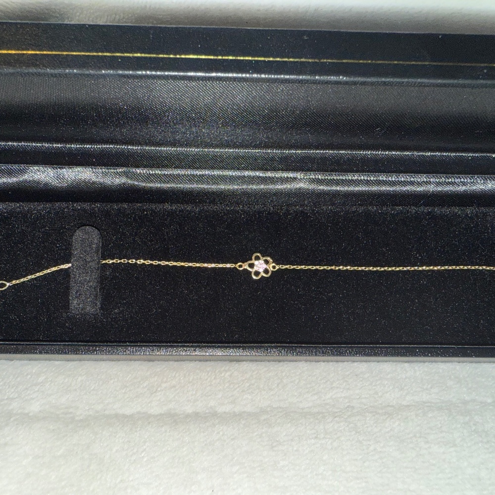 Flower bracelet 14k